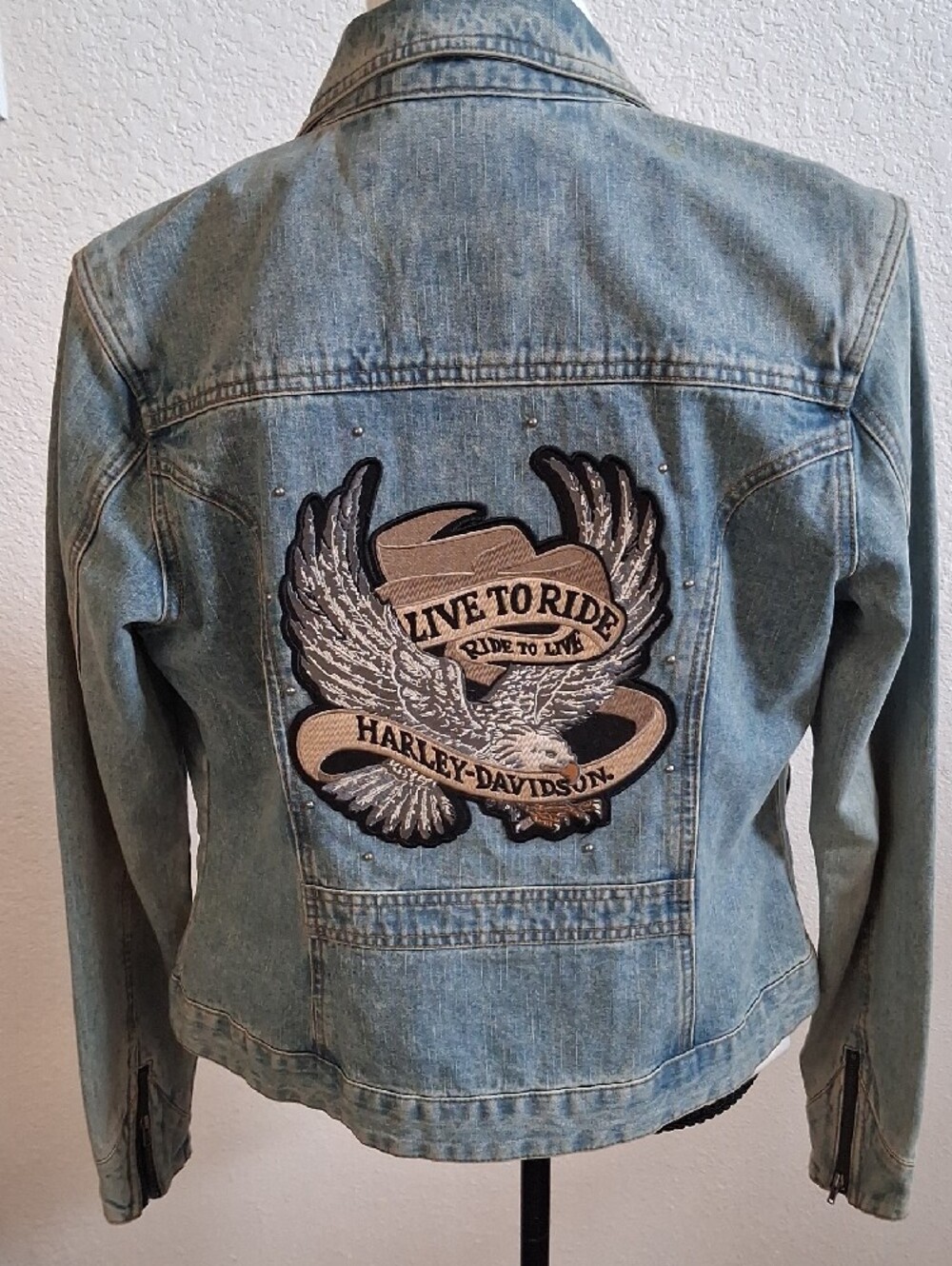 VTG Harley-Davidson Light Blue Distressed Denim Classic "Live To Ride"Jacket (M)